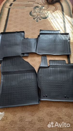 Продам коврики для toyota corolla
