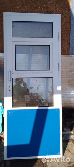 Алюминиевые входные двери б/у с стеклопакетом