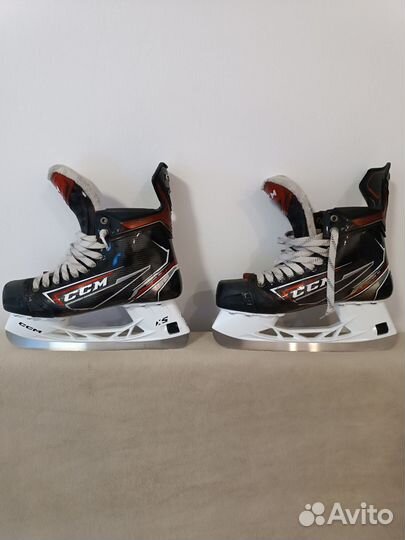 Коньки хоккейные