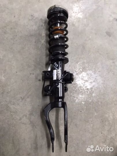 Амортизационная стойка передняя правая Bmw 6 F13