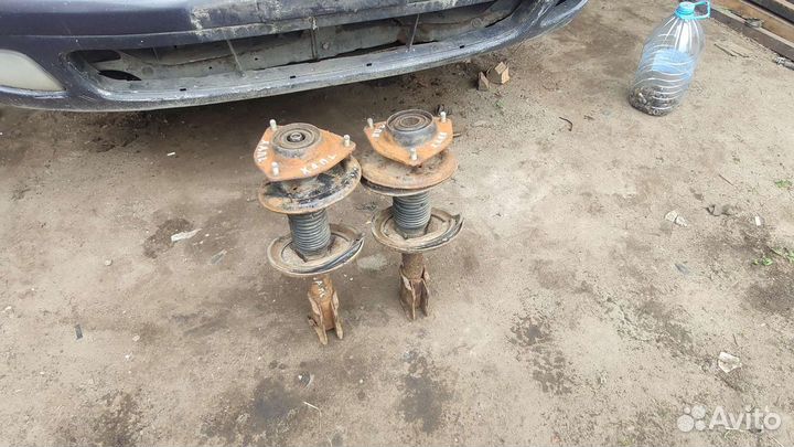 Амортизаторы передние Hyundai Elantra 3 XD