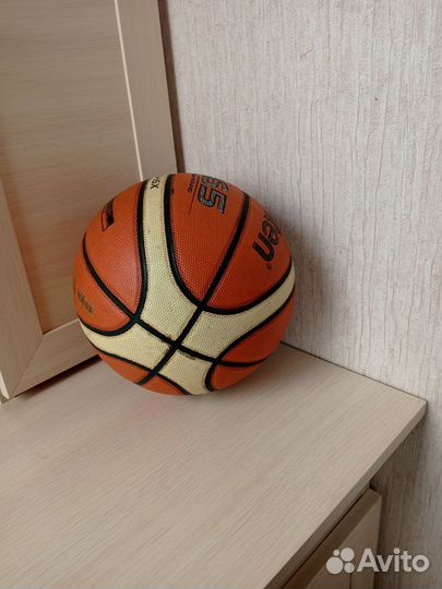 Баскетбольный мяч molten