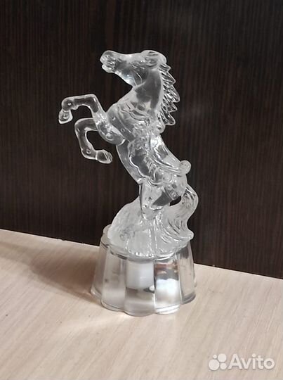 Фигурка лошадь