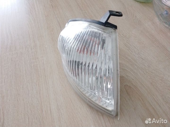 Габаритный огонь передний правый мазда фамилия