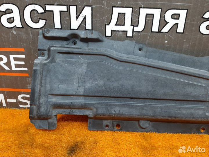 Защита днища кузова правая Bmw X5 E70 N52B30A 2007