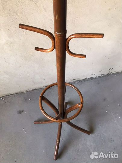 Вешалка напольная из дерева