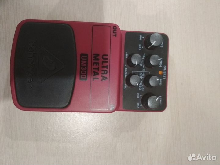 Гитарная педаль Behringer UM300