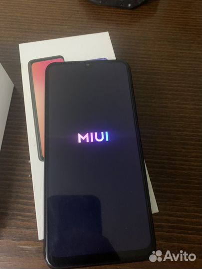 Xiaomi Mi 9, 4/64 ГБ