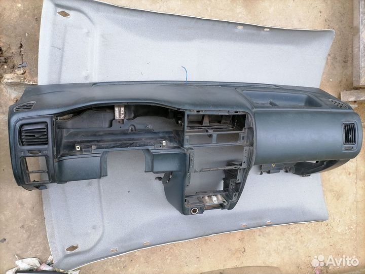 Торпедо Nissan Almera N15 1995-2000