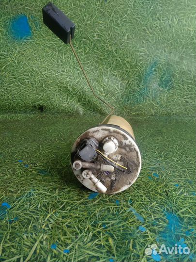 Топливный насос Мицубиси Каризма 1.6л 2002г