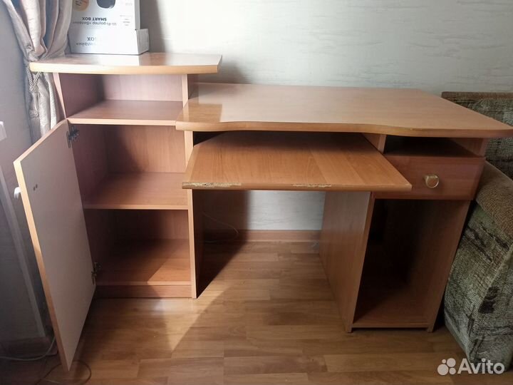 Компьютерный стол