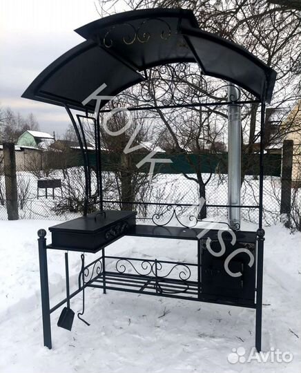 Мангал с крышей