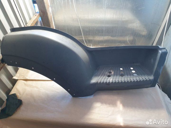 Подножка правая Iveco Stralis