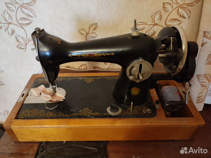 Швейная машинка СССР ретро
