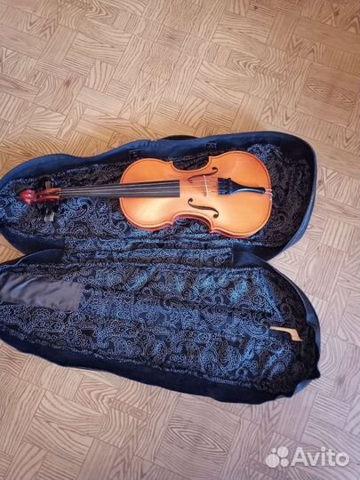Продам скрипку с футляром