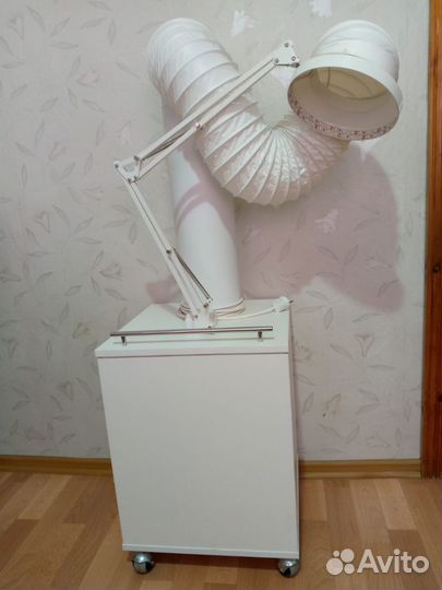 Вытяжка пылесос для педикюра и маникюра