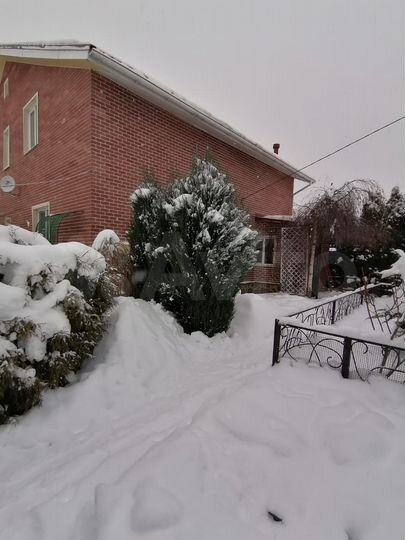 Дом 237 м² на участке 8 сот.