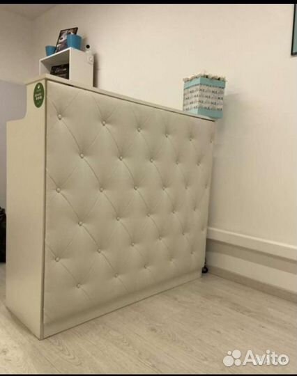 Стойка ресепшн