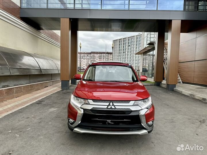 Mitsubishi Outlander 3.0 AT, 2017, 57 000 км
