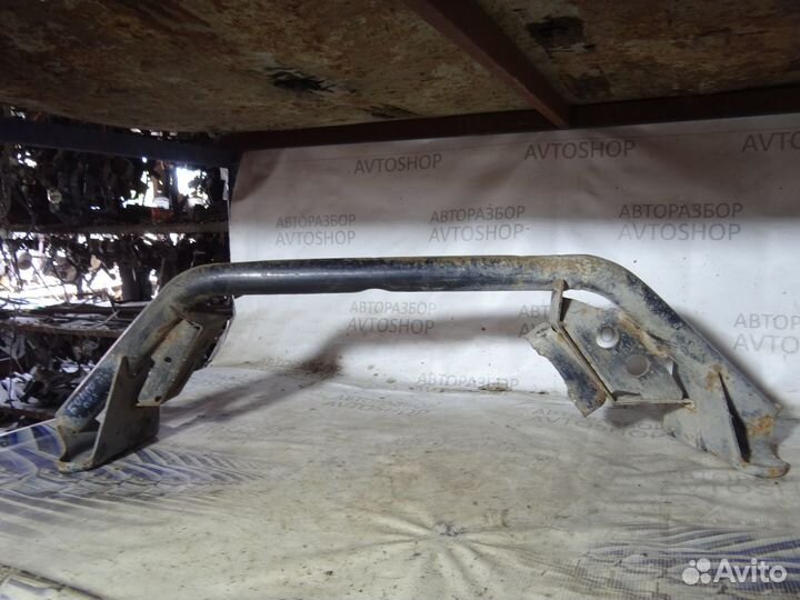 Балка под двигатель Mazda Bongo Friendee 2001 sgew