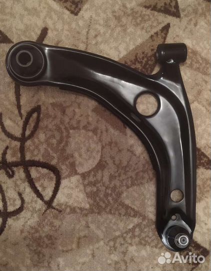 Рычаг передней подвески правой