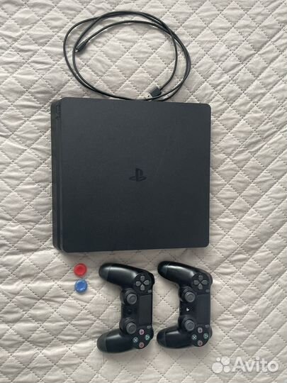 Playstation 4 / пс 4. кабель, джойстик 2 штук