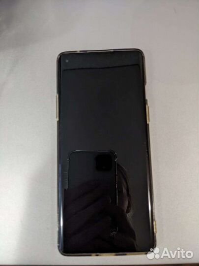 Телефон OnePlus 8