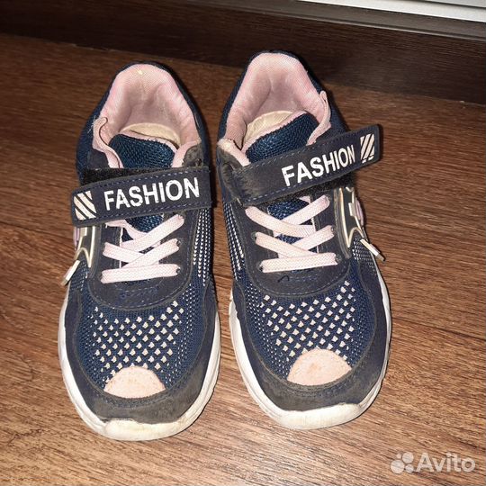 Кроссовки для девочки