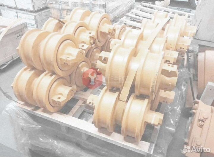 Каток опорный Hitachi 9247454