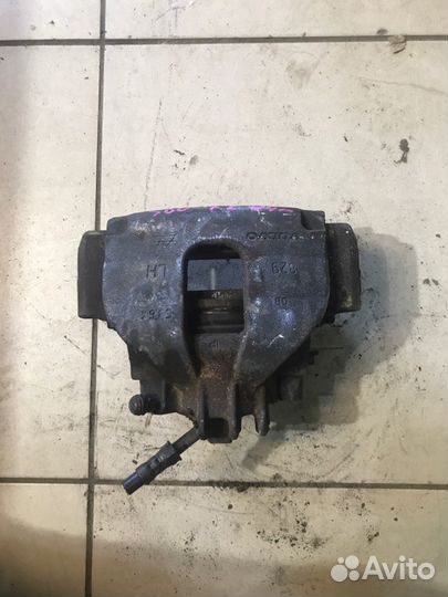 Суппорт передний левый Volvo S60