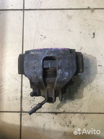 Суппорт передний левый Volvo S60