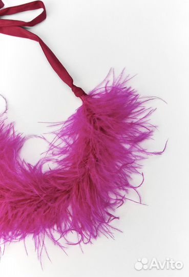 В наличии. Ожерелье из перьев Zara