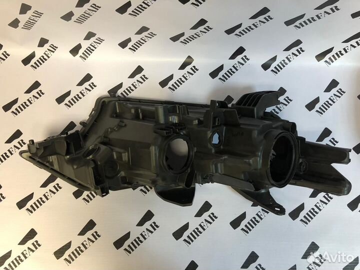 Левый корпус фары Mitsubishi Outlander III 15-18