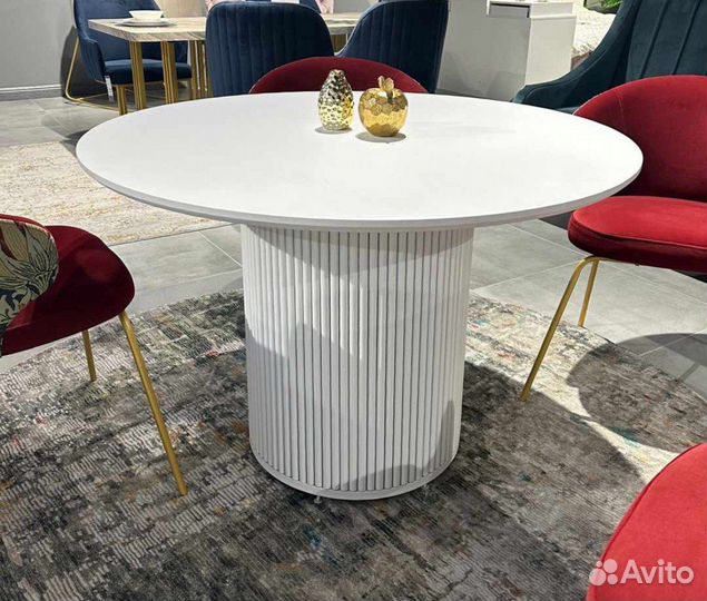 Стол обеденный круглый новый