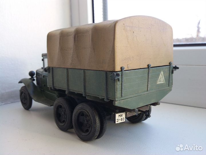 Модель танк Автомобиль газ-ааа масштаб 1-35