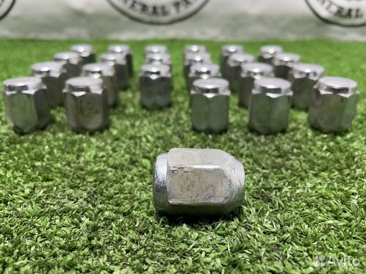 Гайка колесная Toyota Land Cruiser Prado RZJ95