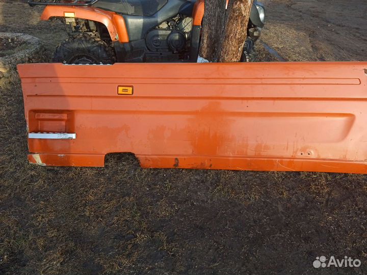 Спойлер боковой левый