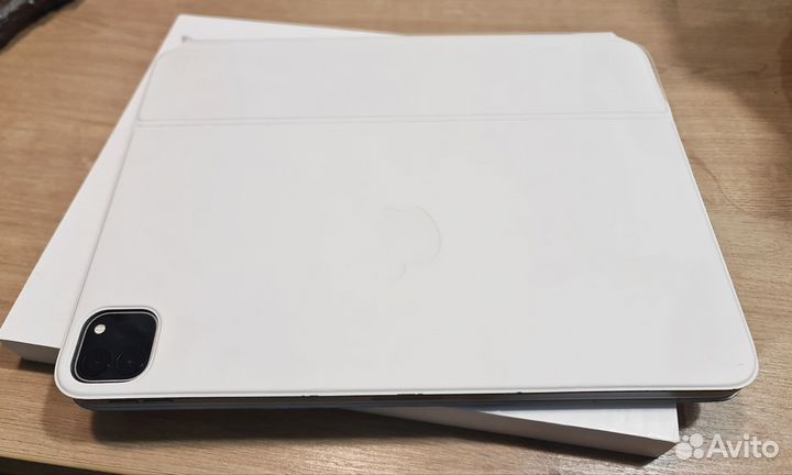 Apple magic keyboard iPad pro 11