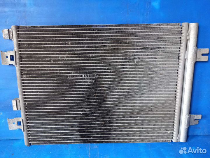 Радиатор кондиционера Renault Logan 1