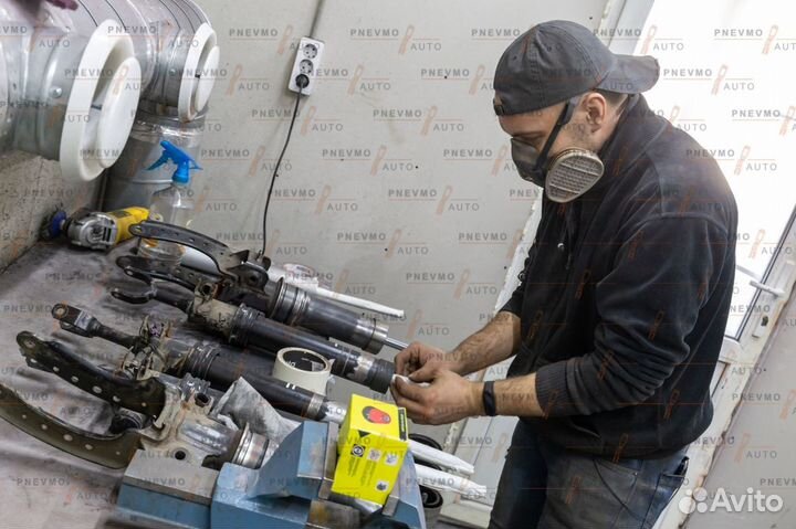 Амортизатор тойота Lexus RX 300 задний