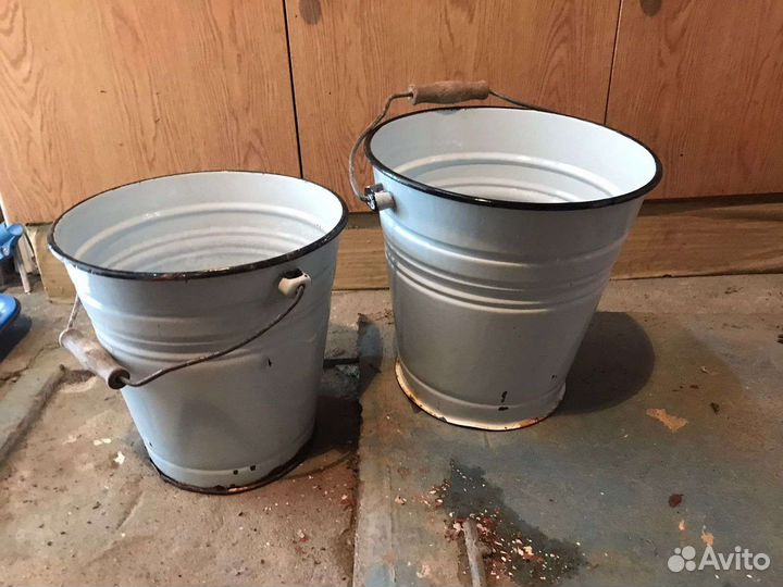 Эмалированное ведро