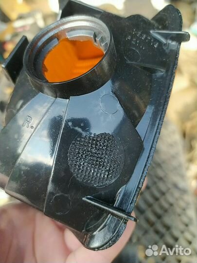 Поворотник правый Hella Passat B3 пассат б3 хелла