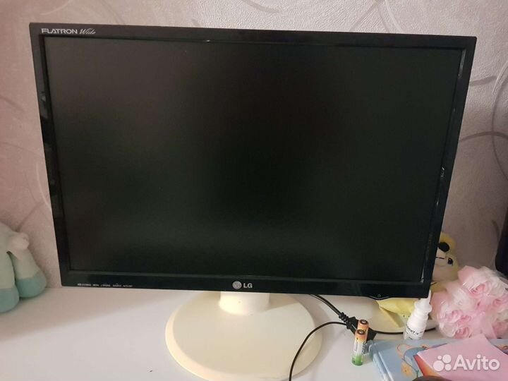 Монитор LG 22