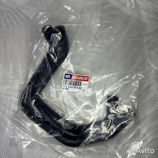 Патрубок системы охлаждения Audi 7L0122073AC
