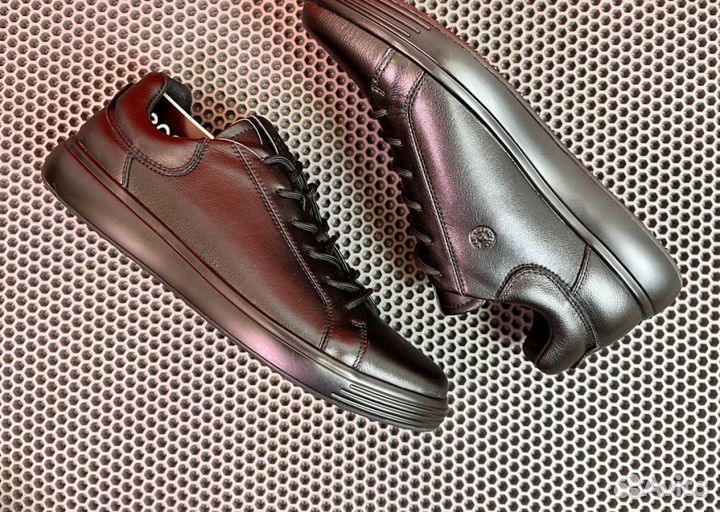 Кроссовки Ecco легкие