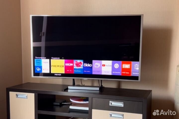 Телевизор Samsung UE55JS9000