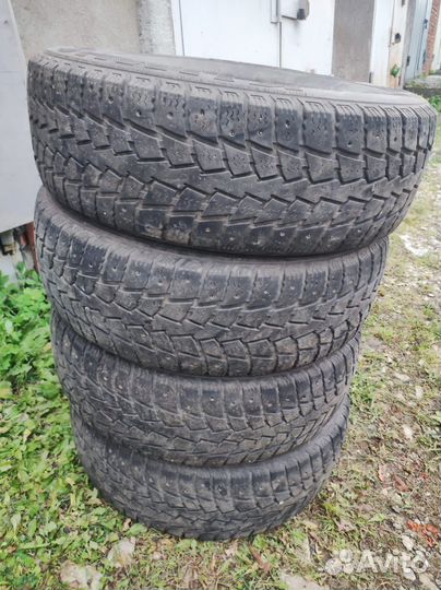 Kumho Power Grip KC11 235/70 R16