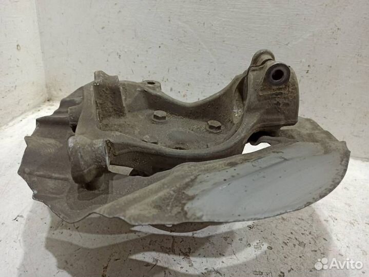 Кулак передний левый бмв