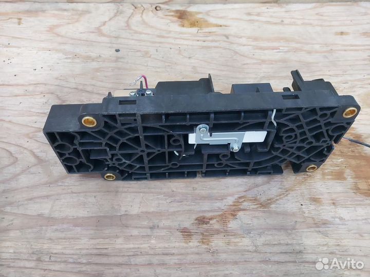 Блок реле Nissan Leaf ZE0 (2009 - 2017)