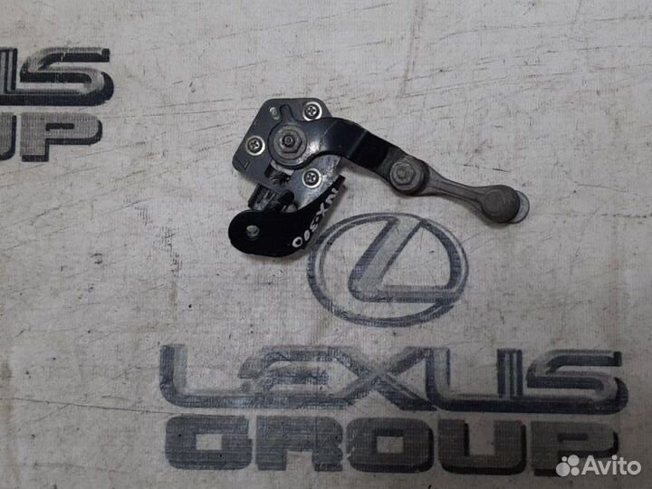 Датчик дорожного просвета зад. Lexus NX300h